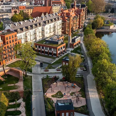 Bulwar Staromiejski Jana Pawla Ii 11 * Wrocław