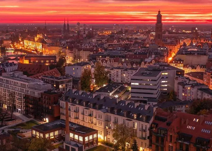 Bulwar Staromiejski Jana Pawla Ii 11 *