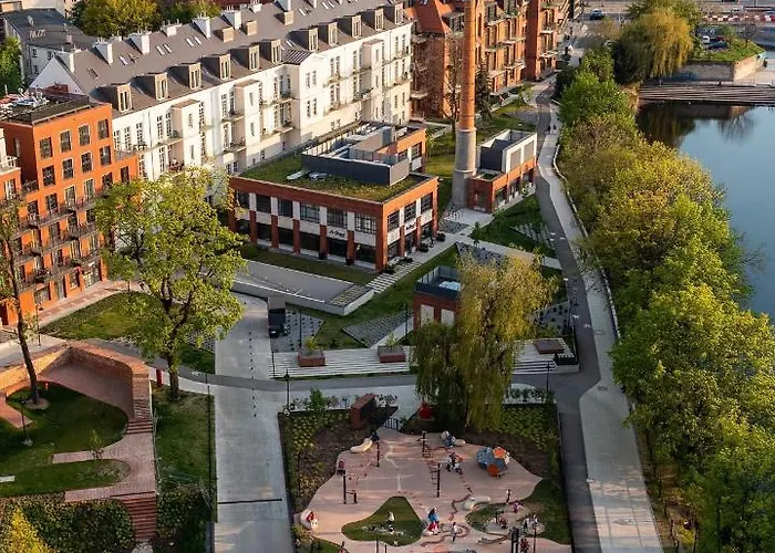 Bulwar Staromiejski Jana Pawla Ii 11 * Wrocław